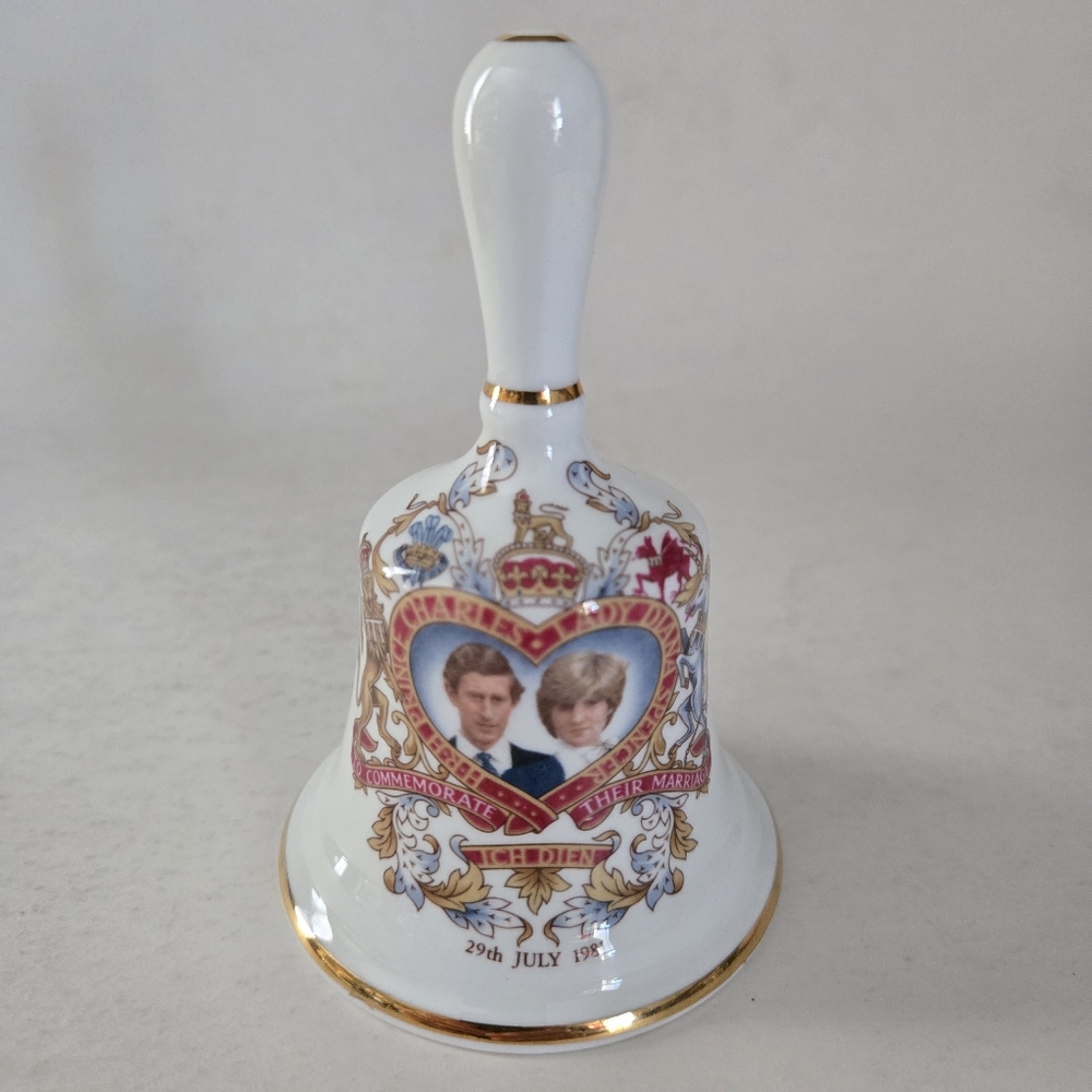 Charles & Diana 1981 Marriage  Commemorative Camelot Fine Bone China Bell